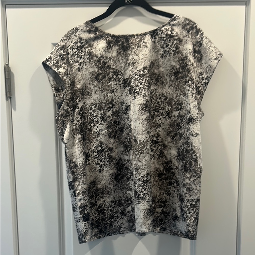 Halogen Black and White Cap Sleeve Top